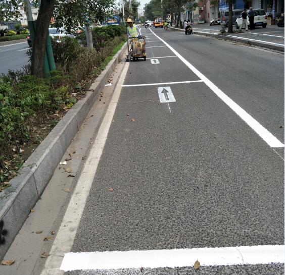 道路劃線現(xiàn)場(chǎng)圖-- 惠州市強(qiáng)路交通工程有限公司