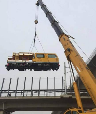 在找水富隨車吊出租公司需要注意哪些問題？-- 水富正友吊裝租賃門市