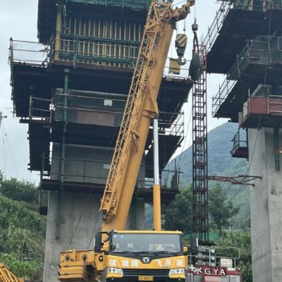 鎮(zhèn)雄吊車租賃公司司機(jī)應(yīng)掌握的技能和