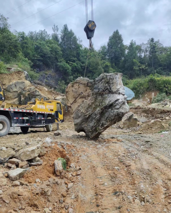 建始吊車租賃公司如何完成屋架吊裝就位？-- 建始志誠吊裝有限公司