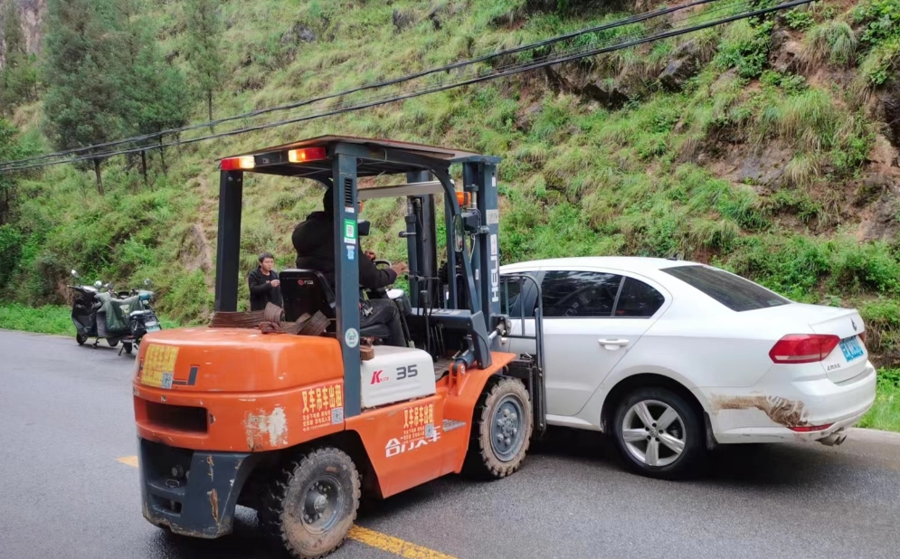 從事叉車出租這個行業(yè)有多辛苦你知道嗎？-- 會澤縣誠信叉車出租設(shè)備搬運服務(wù)中心