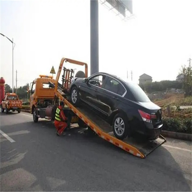 秦皇島道路救援中的輪胎更換指南-- 秦皇島老萬(wàn)汽車(chē)救援公司