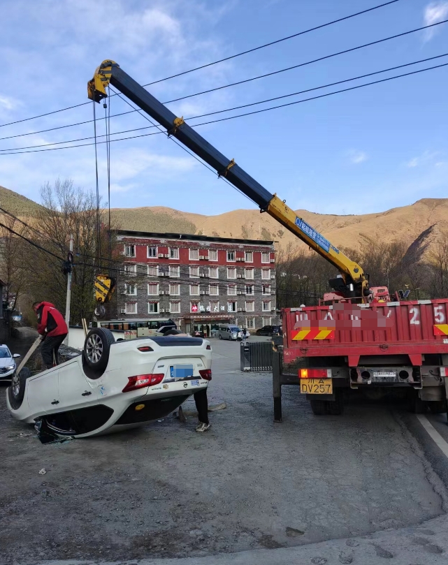 關(guān)于甘孜新都橋吊車出租，你了解多少？-- 甘孜州新都橋起航機(jī)械租賃公司