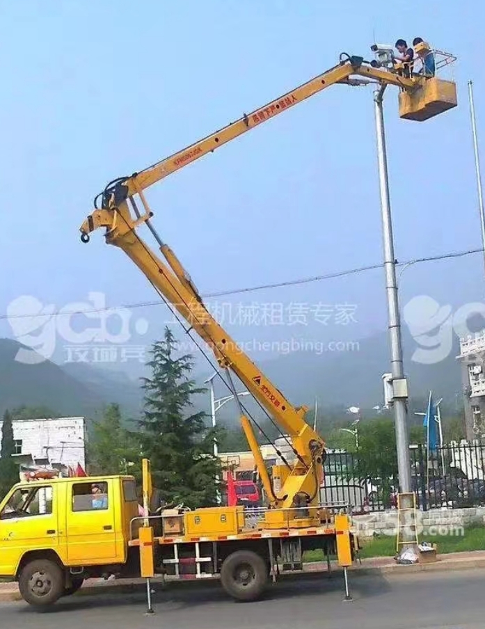 高空車和吊車的區(qū)別在哪里，哪些工程項目適合高空車作業(yè)？-- 道縣凱旋吊車出租服務中心