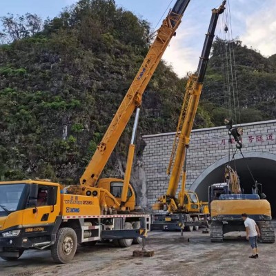 吊車的車燈亮度怎樣滿足夜間作業(yè)需求