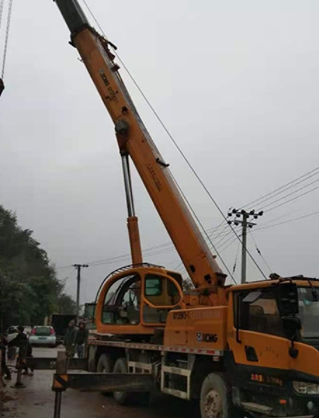 如何選擇合適的吊車型號來滿足不同的吊裝需求？-- 平潭東晟工程機械租賃公司