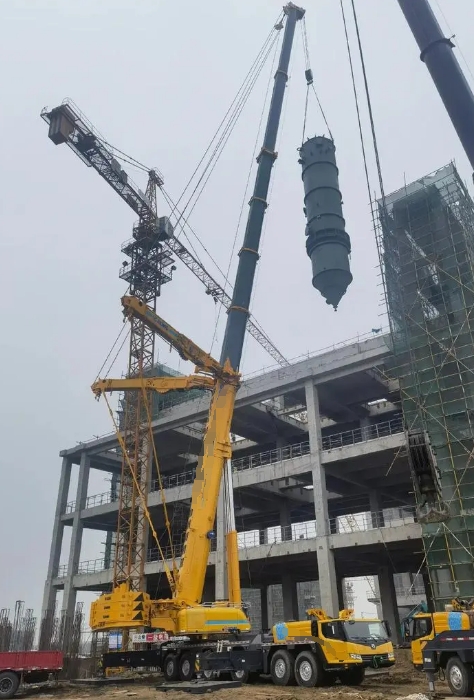 吊車吊裝古建筑瓦片怎樣保證瓦片的完整性和排列？-- 黃驊市宏海吊裝吊車出租服務中心