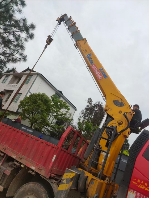 吊車的性能可靠嗎，吊車吊裝怎樣選擇吊點(diǎn)？-- 永豐縣鑫路達(dá)吊拖公司