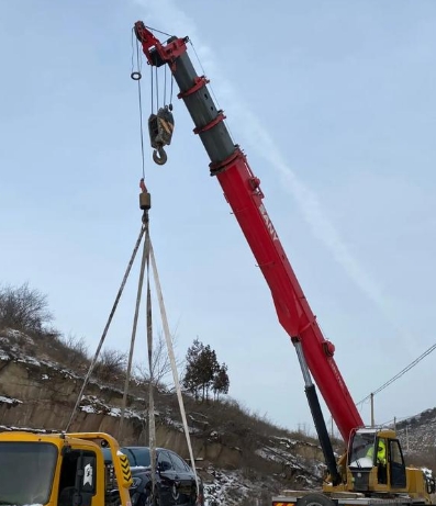 吊車(chē)在道路施工中的吊運(yùn)工作與重要性有多大？-- 高唐縣恒安盛吊裝機(jī)械設(shè)備租賃服務(wù)中心