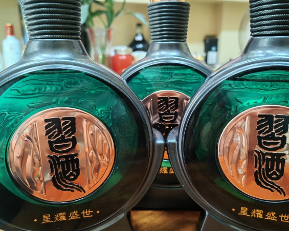 十堰全市回收金桂葉茅臺(tái)酒回收洋酒山崎威士忌-- 十堰誠(chéng)信煙酒回收商行