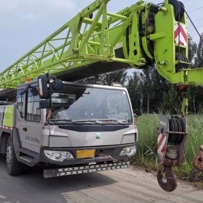 在簽訂吊車出租合同之前，能詳細了解