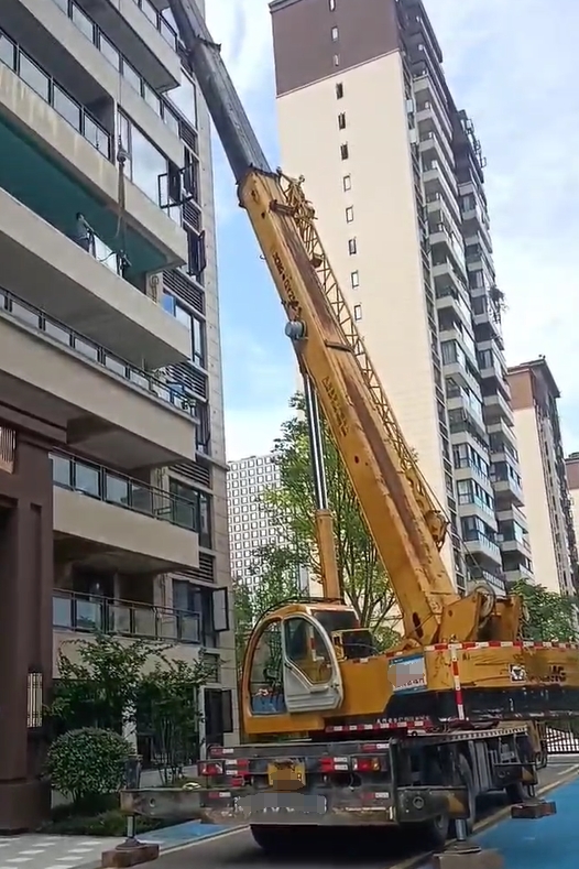 不同噸位吊車的吊臂長度范圍是多少？-- 晉城市宏泰吊裝設(shè)備搬運(yùn)服務(wù)中心