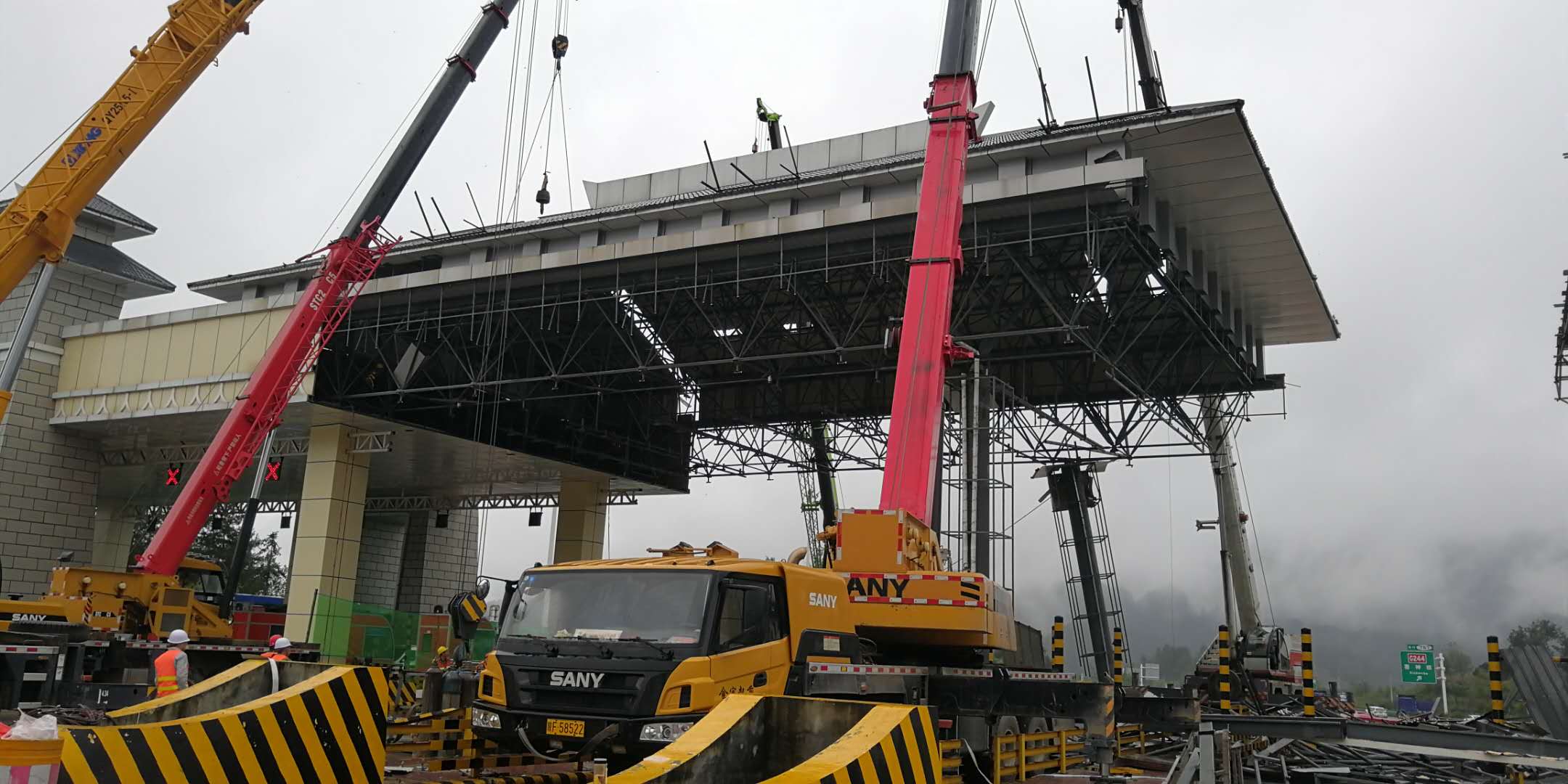 惠州吊車出租作業(yè)人員在吊裝操作中的14點常識-- 惠州市勝泰大件吊裝運輸