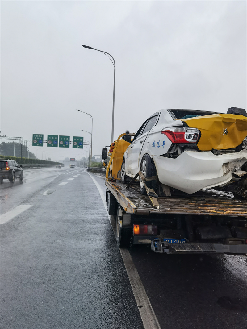 南寧高價回收報廢車——讓您的廢舊車輛“變廢為寶”-- 南寧盈吉報廢車回收公司