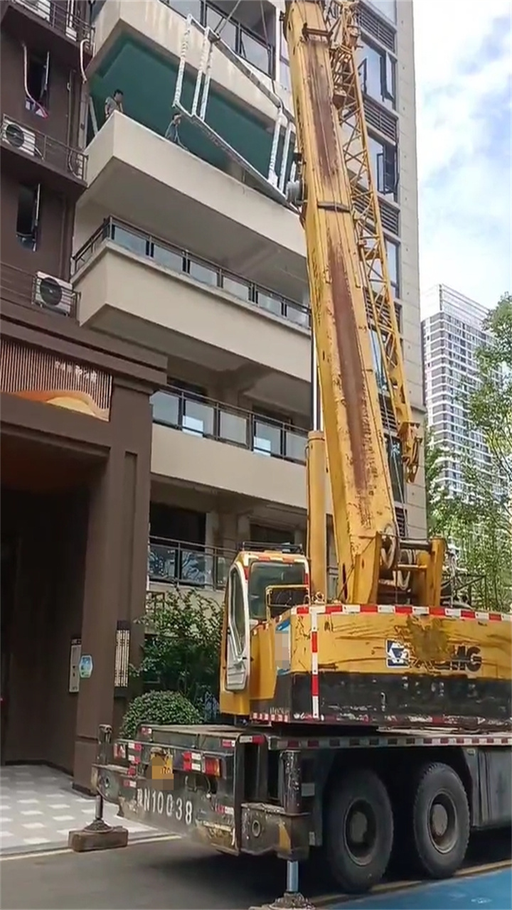 新江口鎮(zhèn)大型建筑工程，吊車租賃怎樣確保全程高效？-- 松滋市宏海起重吊裝吊車出租服務(wù)中心